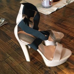 Jessica Simpson heals